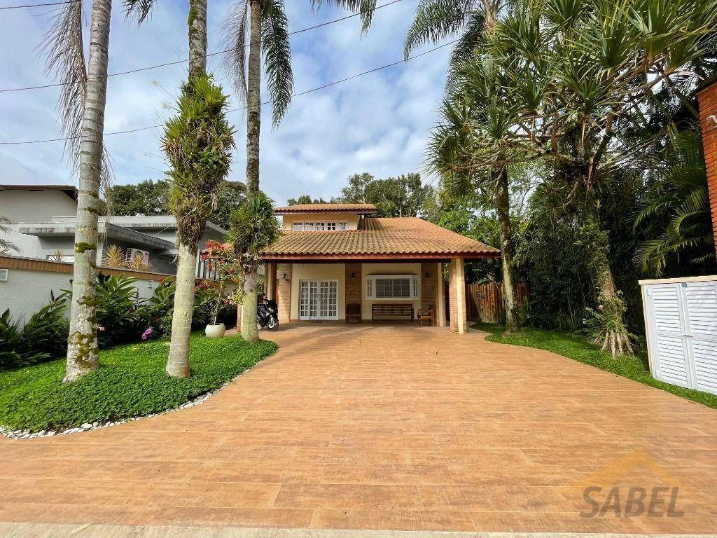 Casa com 300 m² e 4 suítes no Módulo 20 na Riviera de São Lourenço