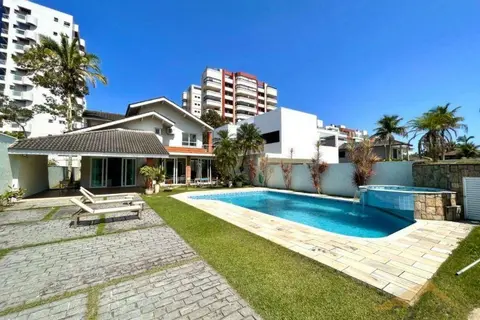 Casa à Venda com 330 m² e 4 suítes no Módulo 3 na Riviera de São Lourenço