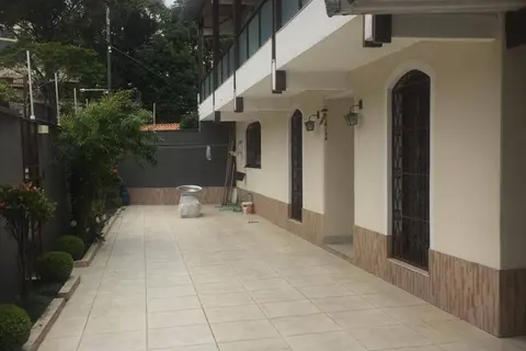 Sobrado à Venda com 202 m² e 2 suítes em Mandaqui