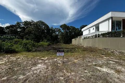 Terreno à Venda com 525 m² no Módulo 22 na Riviera de São Lourenço