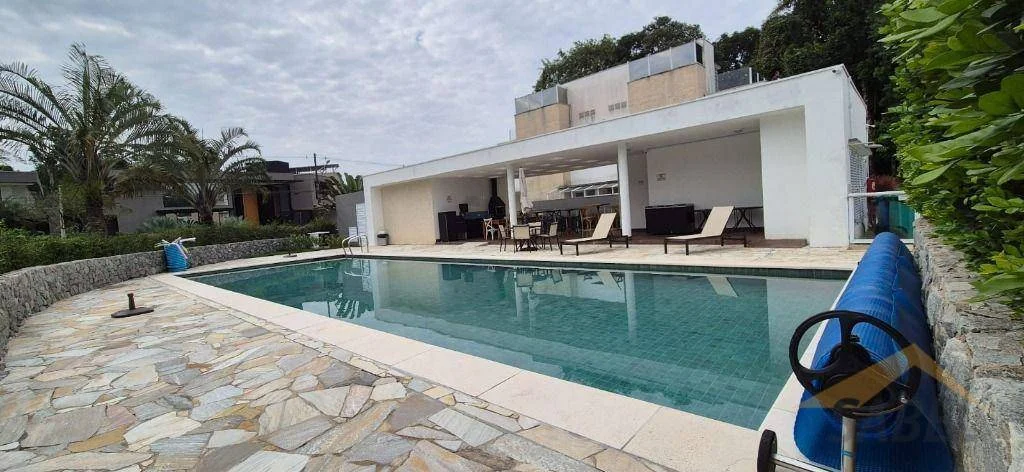 Village com 232 m² e 2 suítes no Módulo 24 na Riviera de São Lourenço