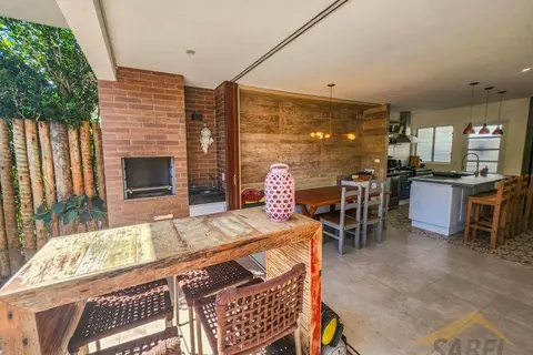 Villagio à Venda com 232 m² e 2 suítes no Módulo 24 na Riviera de São Lourenço