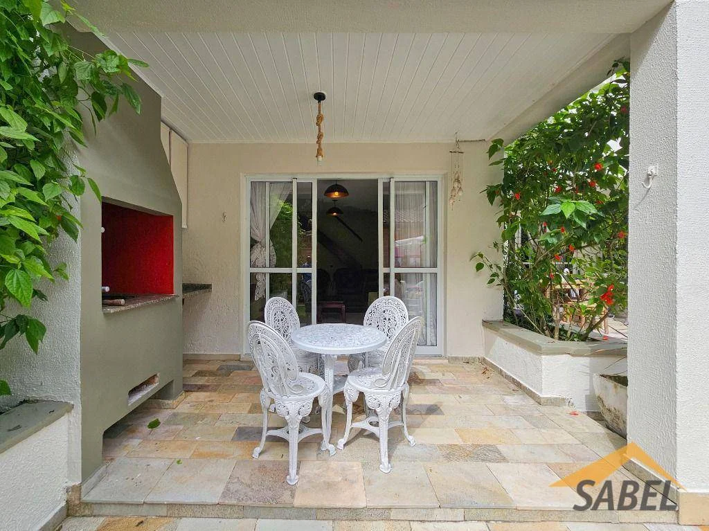 Village com 138 m² e 3 suítes no Módulo 30 na Riviera de São Lourenço