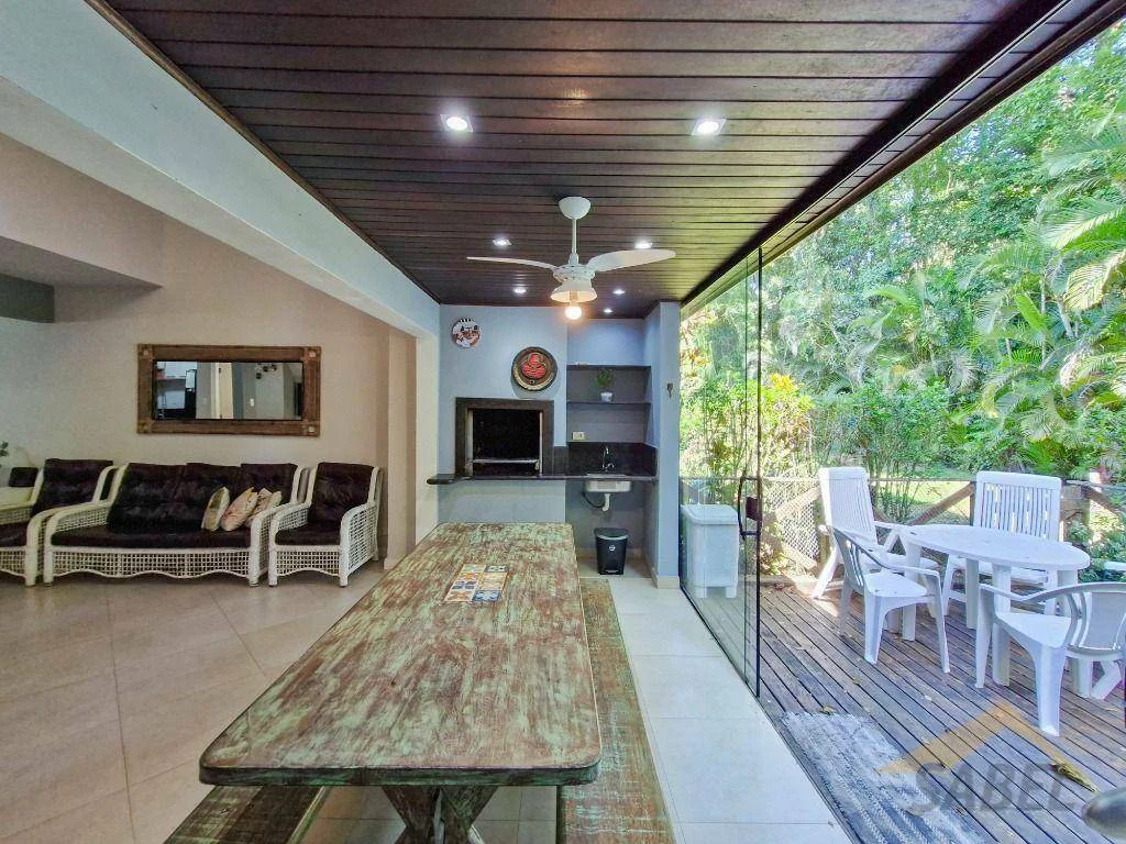 Village com 110 m² e 3 suítes no Módulo 30 na Riviera de São Lourenço